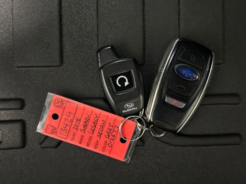 Used 2018 Subaru Legacy 3.6R Limited image 38