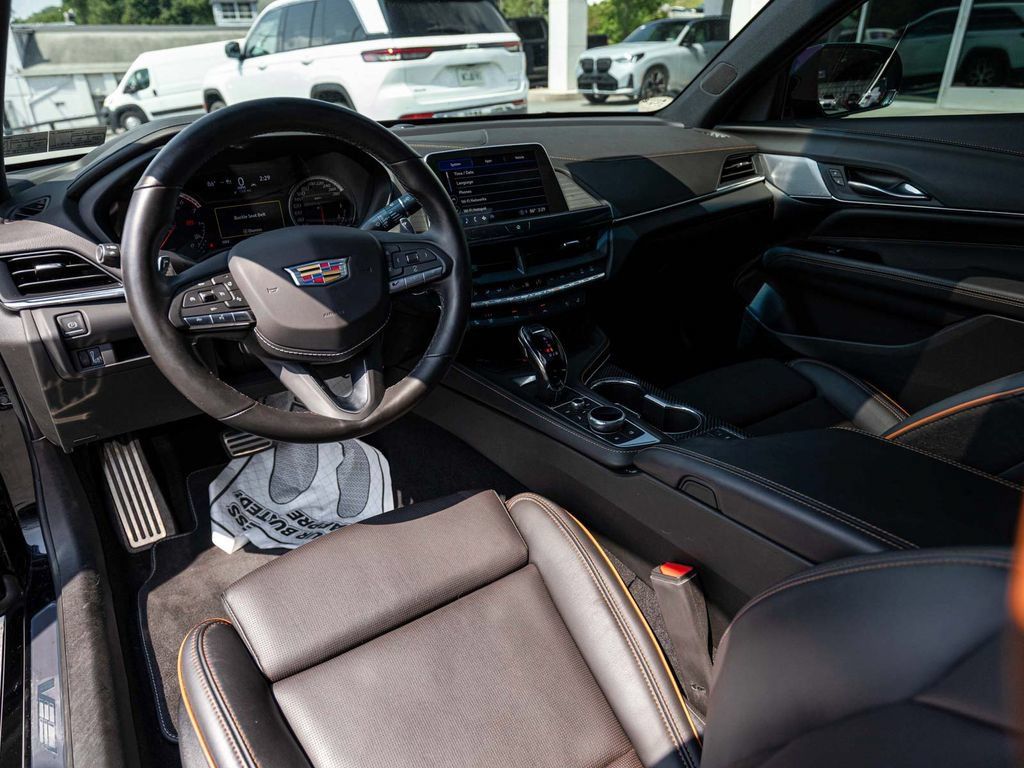 Used 2025 Cadillac CT4 V AWD/4WD image 17