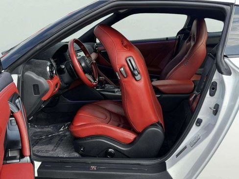 Used 2024 Nissan GT-R w/ Floor Mat Package AWD/4WD image 37
