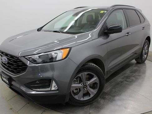 Used 2024 Ford Edge SEL w/ Sport Appearance Package AWD/4WD image 3