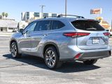Used 2021 Toyota Highlander XLE image 6