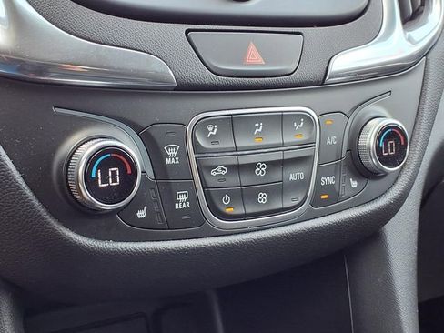 Used 2020 Chevrolet Equinox LT w/ Driver Convenience Package FWD image 12