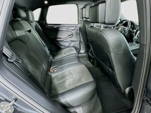 Used 2018 Porsche Macan image 28