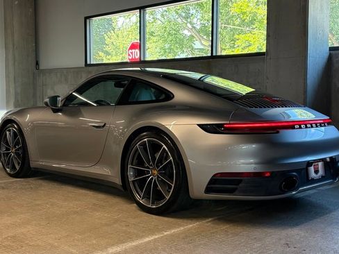 Used 2022 Porsche 911 Carrera 4 AWD/4WD image 3