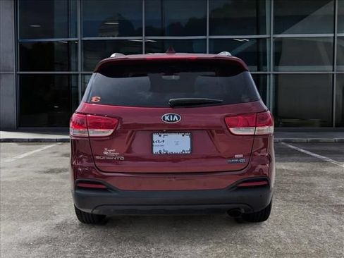Used 2016 Kia Sorento FWD w/ LX Convenience Package image 5
