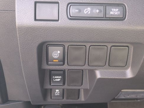 Certified 2025 Nissan Frontier SV RWD image 18