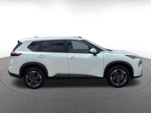 Used 2025 Nissan Rogue SV AWD/4WD image 13