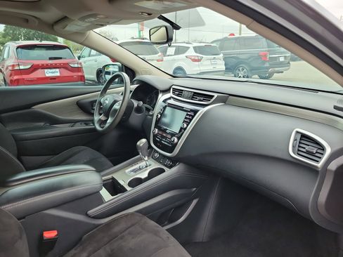 Used 2017 Nissan Murano SV w/ Premium Plus Package image 29