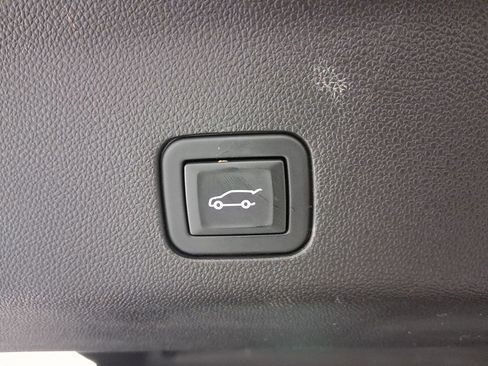 Used 2023 GMC Yukon Denali w/ Denali Reserve Package image 32