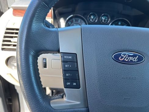 Used 2009 Ford Flex SEL image 28