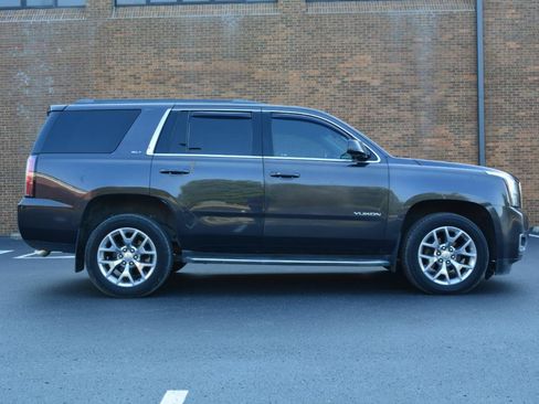 Used 2017 GMC Yukon SLT RWD image 4