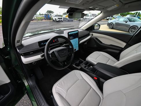 Used 2025 Ford Mustang Mach-E Premium AWD/4WD image 18