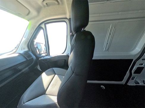 Used 2025 RAM ProMaster 2500 w/ Convenience Group image 33