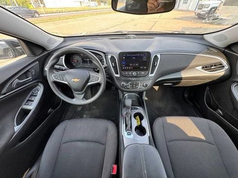Used 2023 Chevrolet Malibu LT FWD image 16