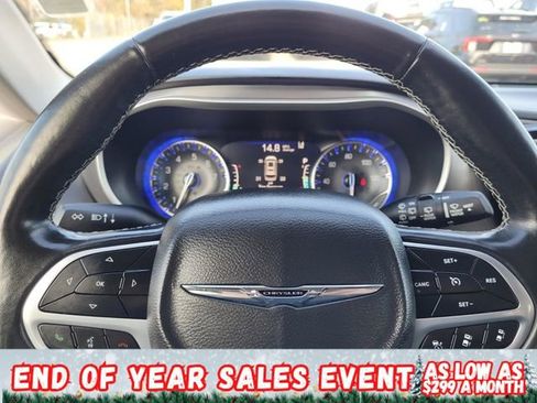 Used 2022 Chrysler Pacifica Touring-L image 29