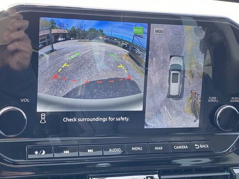 Used 2024 Nissan Pathfinder SL w/ SL Premium Package image 15