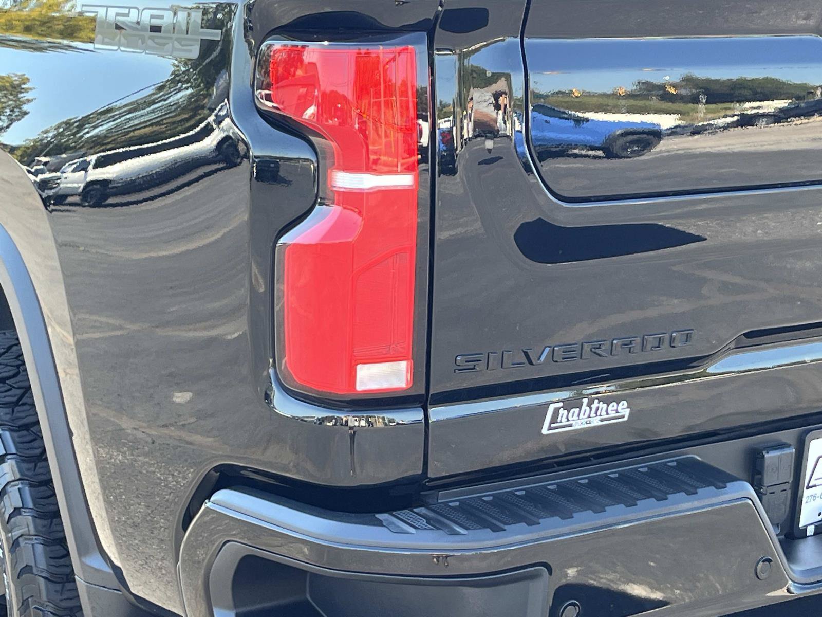 Used 2025 Chevrolet Silverado 2500 LTZ w/ LTZ Plus Package AWD/4WD image 6