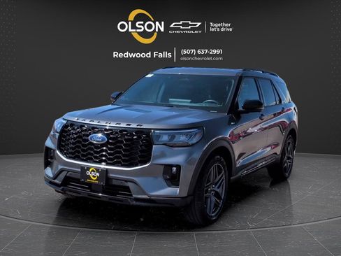 Used 2025 Ford Explorer ST-Line w/ ST-Line Street Pack image 3