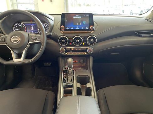 Used 2025 Nissan Sentra SV image 11