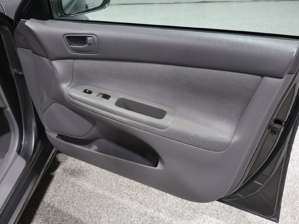 Used 2003 Toyota Camry LE FWD image 24