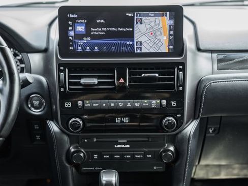 Used 2022 Lexus GX 460 w/ Black Line Special Edition AWD/4WD image 18