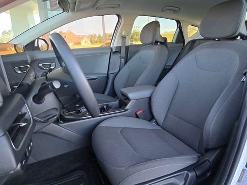 Used 2025 Kia K4 LXS image 9