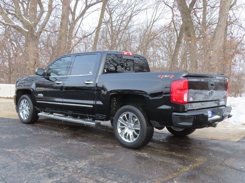 Used 2018 Chevrolet Silverado 1500 High Country image 34