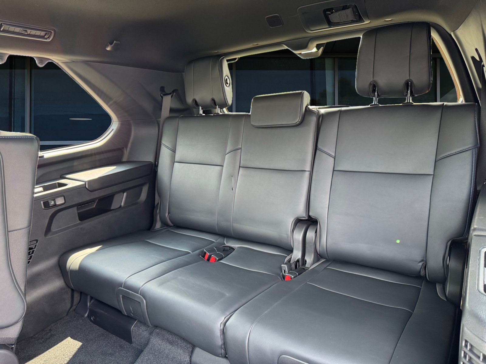 Used 2025 Toyota Sequoia Platinum AWD/4WD image 17