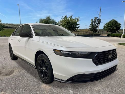 New 2025 Honda Accord SE image 8