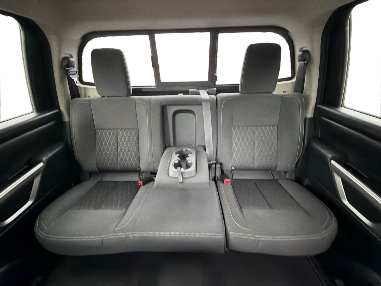 Used 2019 Nissan Titan SV w/ SV Convenience Package AWD/4WD image 14