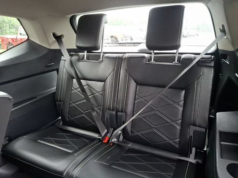 Used 2024 Volkswagen Atlas SE FWD image 11