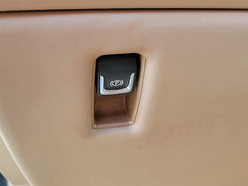 Used 2017 Cadillac Escalade ESV Platinum image 12