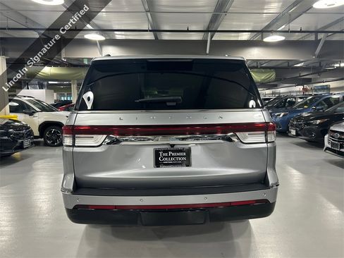 Used 2023 Lincoln Navigator L Reserve image 3