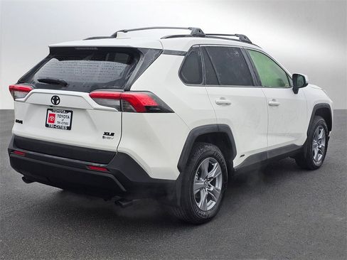 Used 2025 Toyota RAV4 XLE image 5