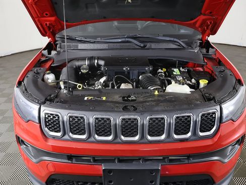 Used 2023 Jeep Compass Latitude AWD/4WD image 17
