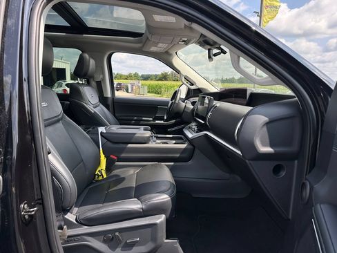Used 2025 Ford Expedition Max Platinum AWD/4WD image 42