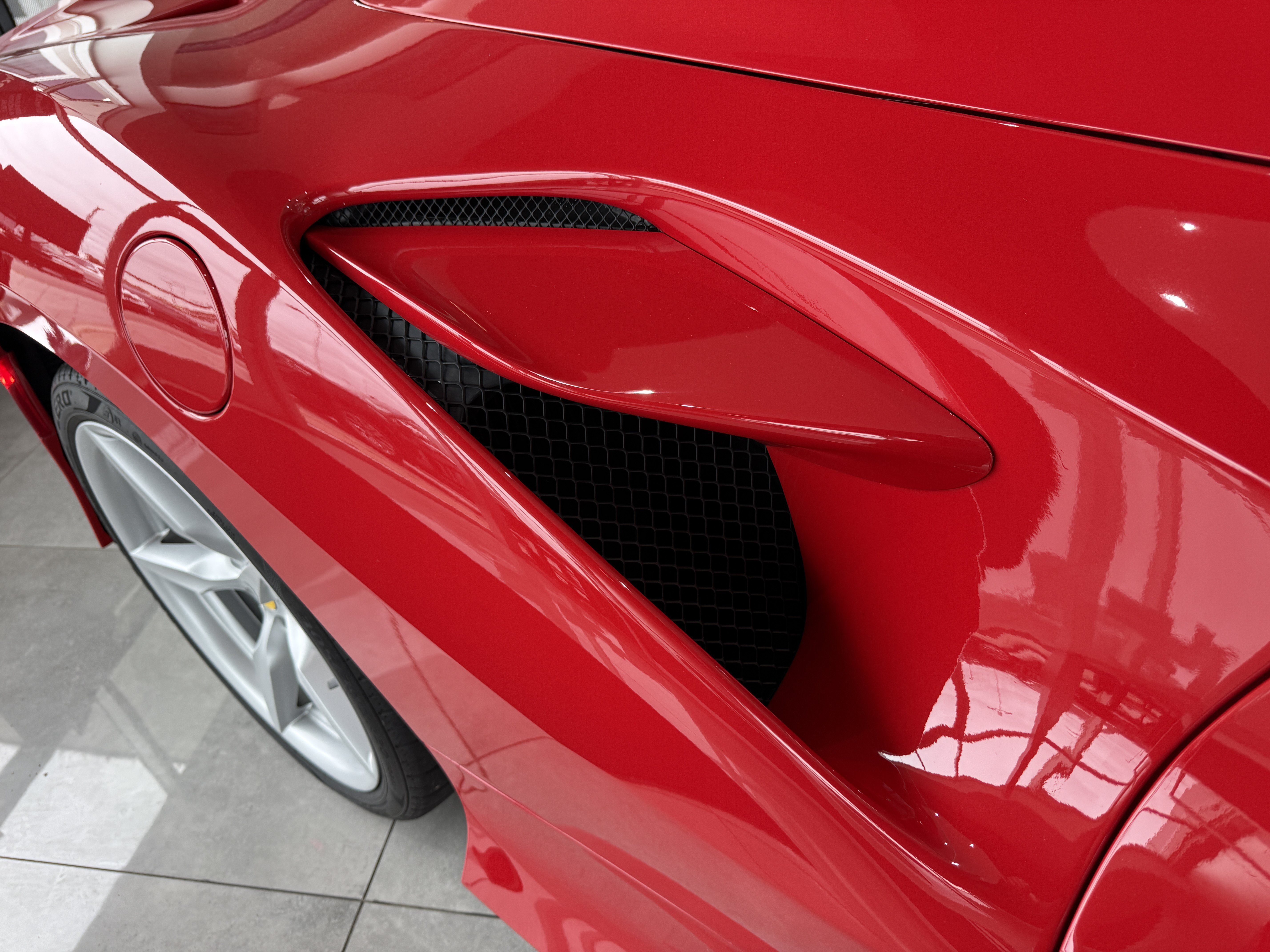 Used 2021 Ferrari F8 Tributo RWD image 42