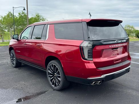 New 2026 Chevrolet Suburban High Country AWD/4WD image 3
