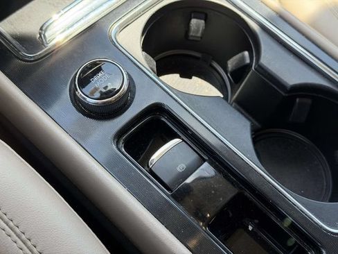 Used 2022 Lincoln Corsair AWD w/ Equipment Group 101A image 28