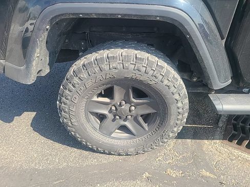Used 2022 Jeep Gladiator Sport AWD/4WD image 8
