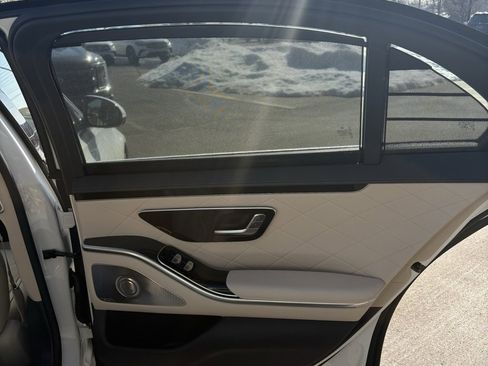 Used 2025 Mercedes-Benz S 580 4MATIC Sedan image 18