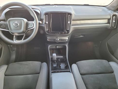 Used 2023 Volvo C40 P8 Recharge Ultimate AWD/4WD image 6