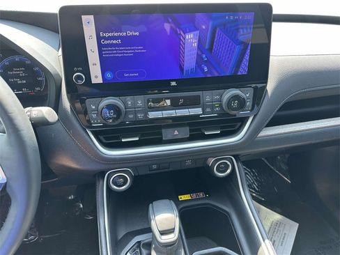 Used 2024 Toyota Grand Highlander Limited image 17