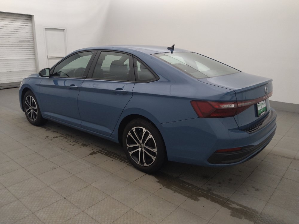Used 2025 Volkswagen Jetta Sport FWD image 3