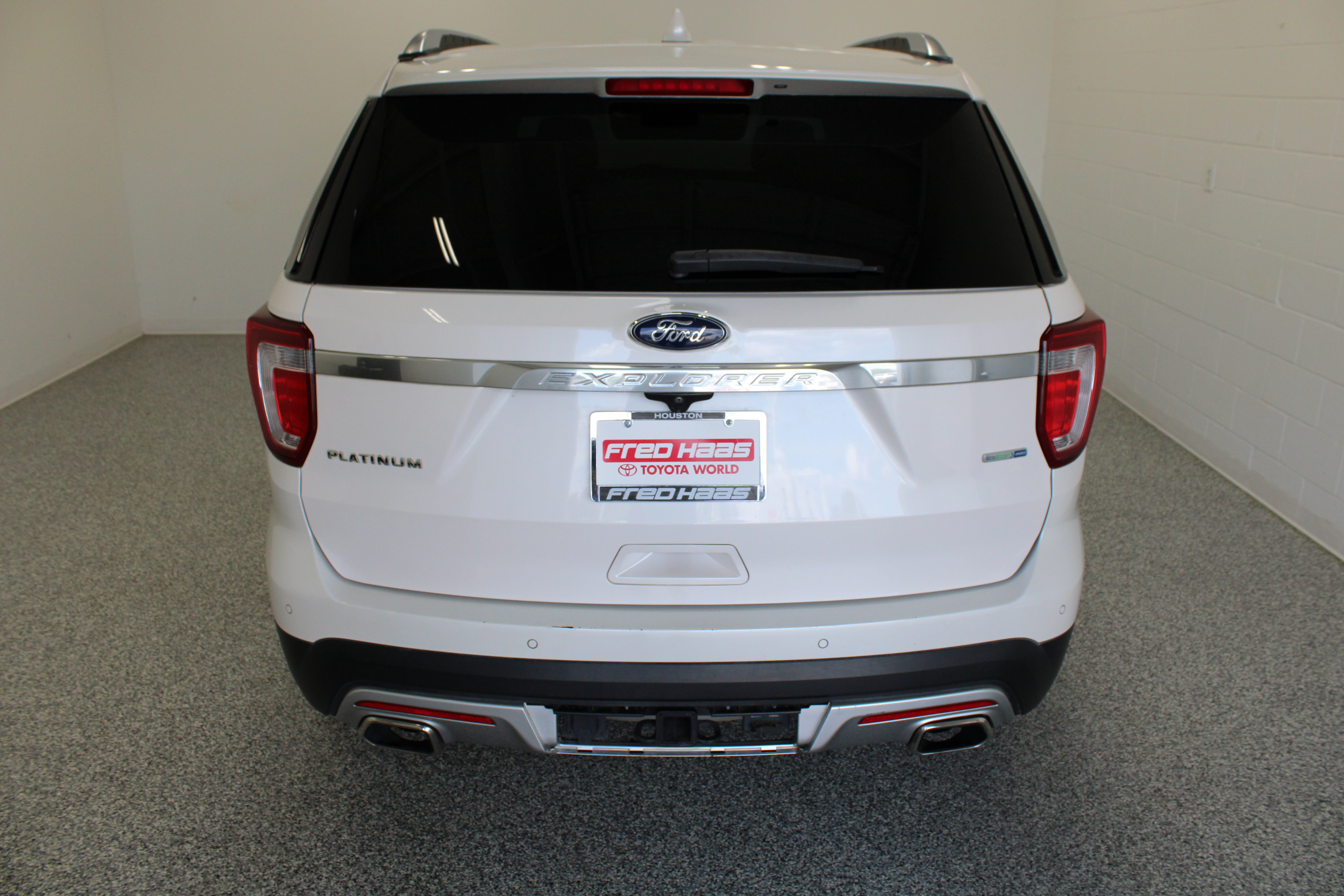 Used 2017 Ford Explorer Platinum AWD/4WD image 8