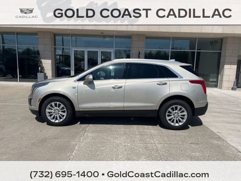 Used 2017 Cadillac XT5 FWD image 2