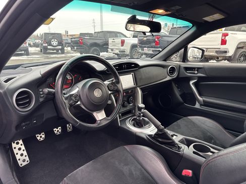 Used 2017 Toyota 86 image 15