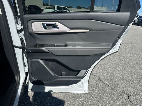 New 2025 Ford Explorer Active image 39