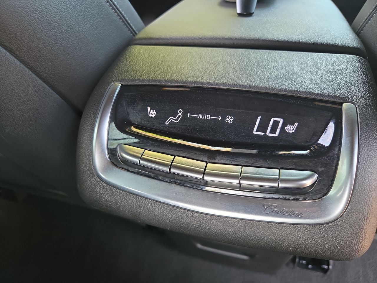 Used 2023 Cadillac XT6 Premium Luxury w/ Technology Package AWD/4WD image 23