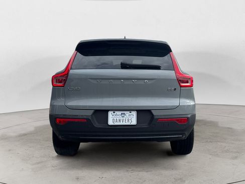 Certified 2025 Volvo XC40 B5 Plus image 4